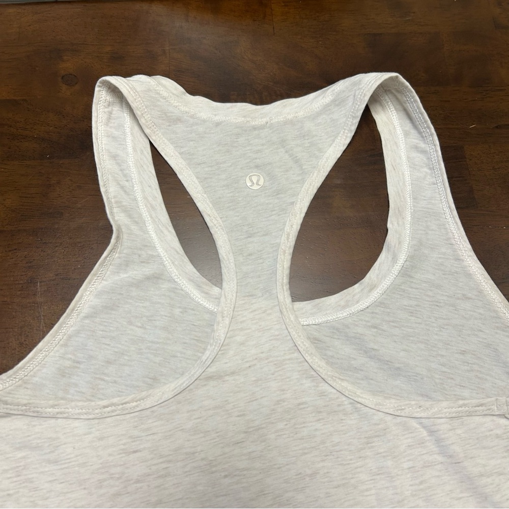 Lululemon Yogi Racerback Tank Top in Heathered Angel White Cream Size 0 - Picture 8 of 11